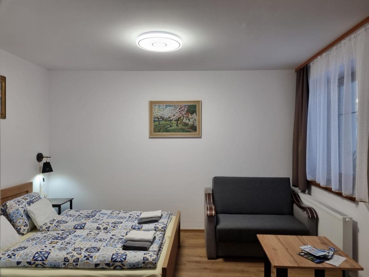 Apartmany U Petra เยเซนิค ภายนอก รูปภาพ